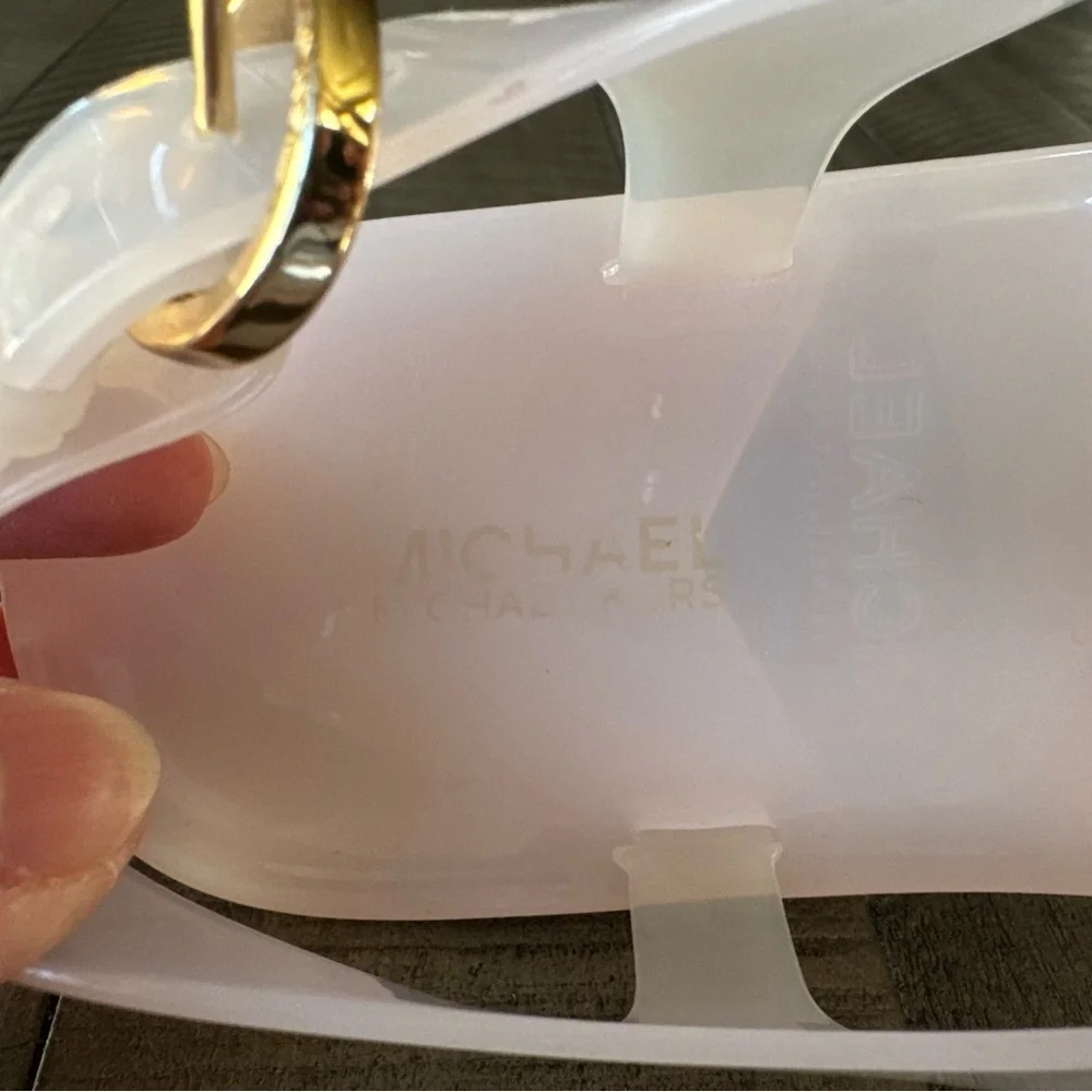 MICHAEL Michael Kors - MK Plate Jelly Thong Sandals Women's Size 7 (NWOT)